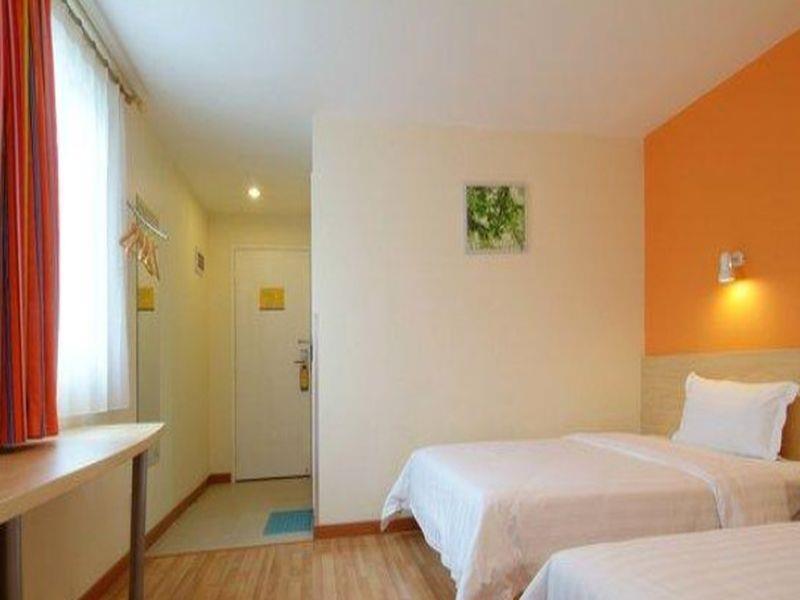 7Days Inn Ji'Nan Railway Station North Square ג'ינאן מראה חיצוני תמונה